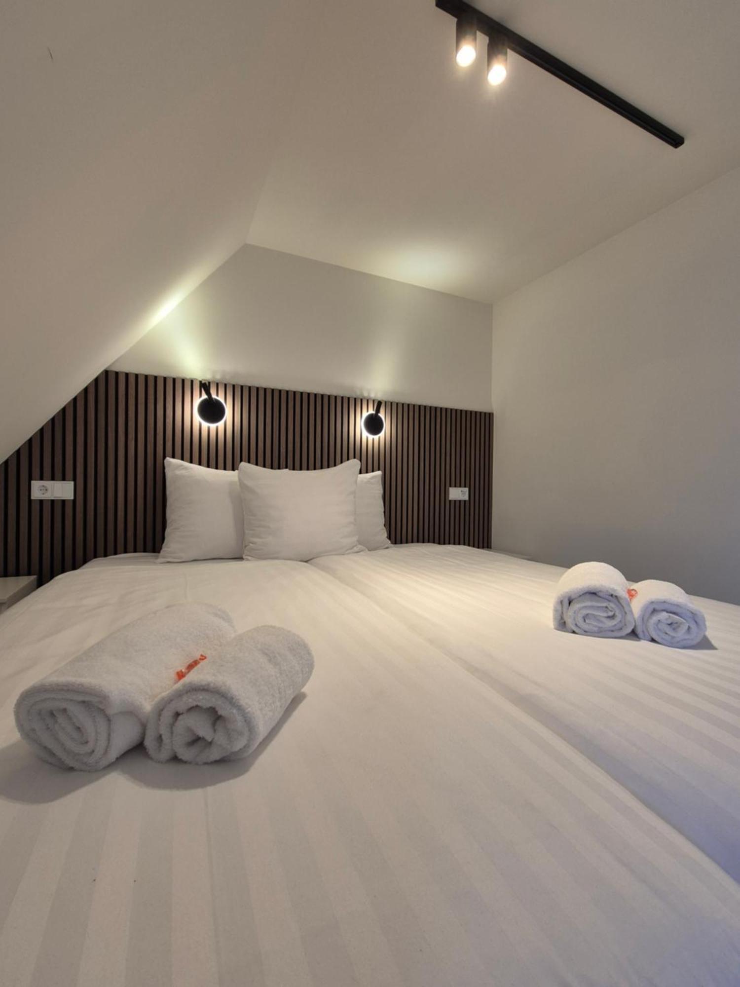 Hotel Den Burg - Digital Access Zewnętrze zdjęcie